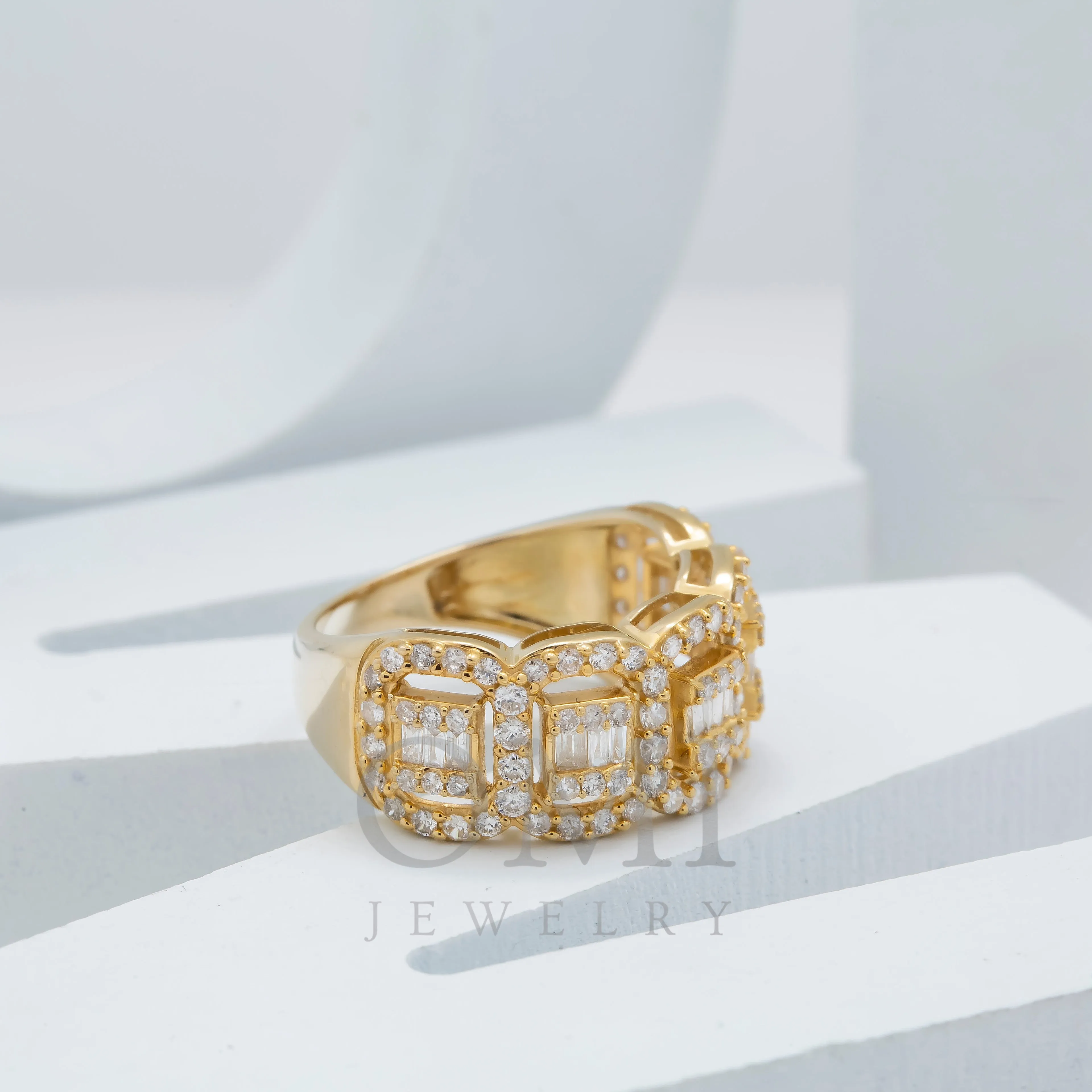 14K GOLD BAGUETTE AND ROUND DIAMOND RING