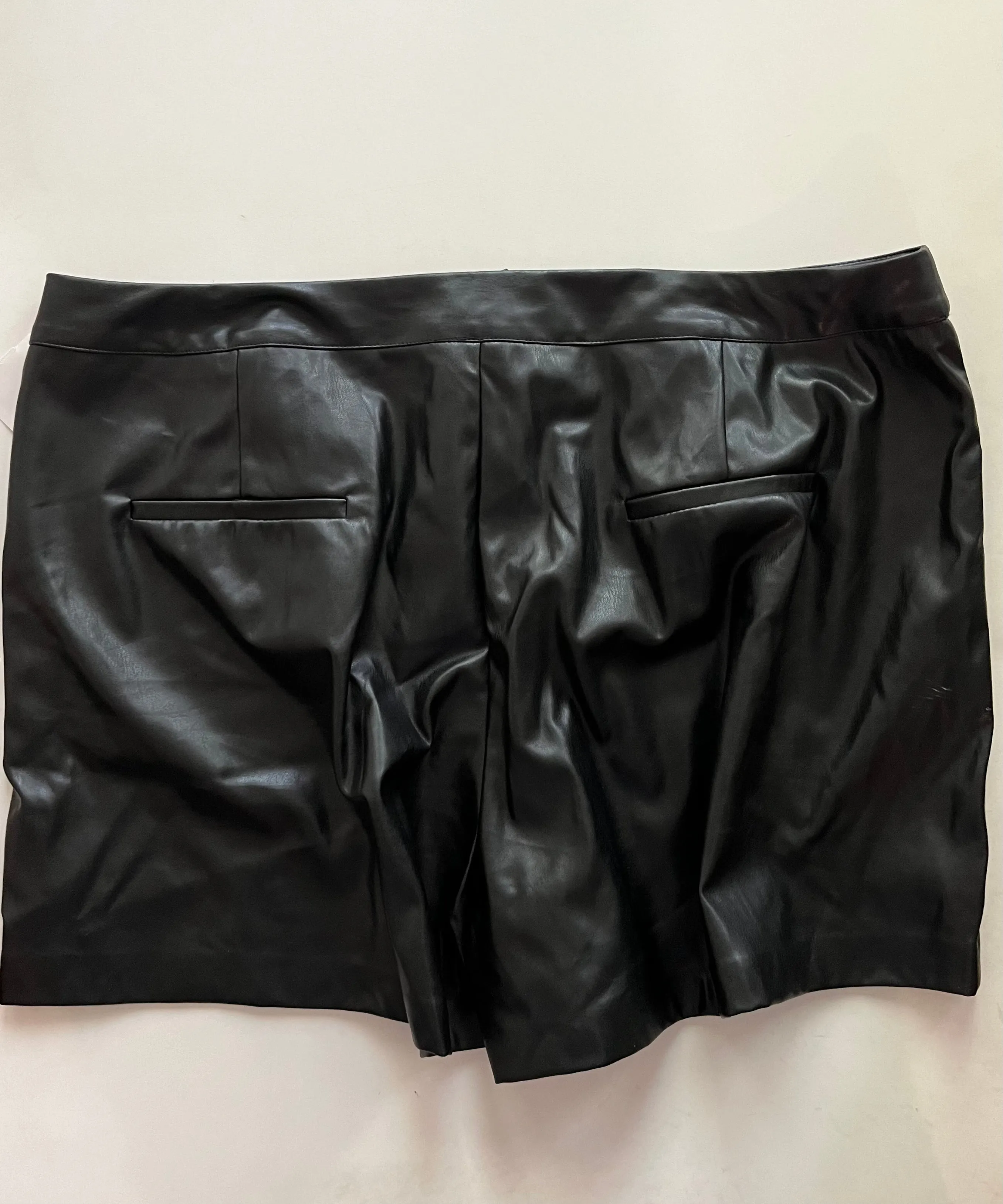 Black Shorts Its Pink, Size 3x