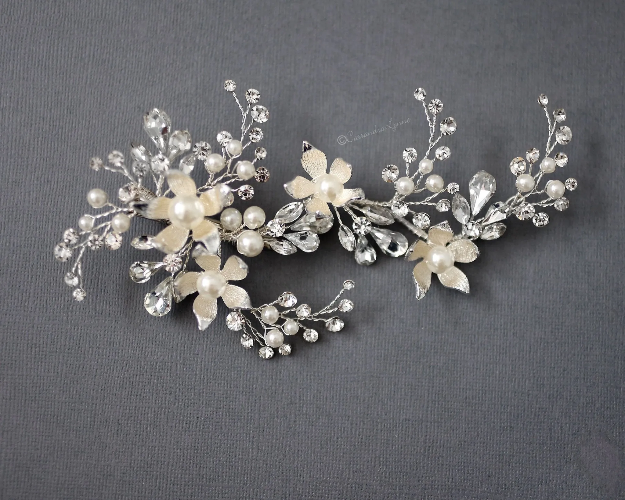 Bridal Hair Clip of Pearl Flowers