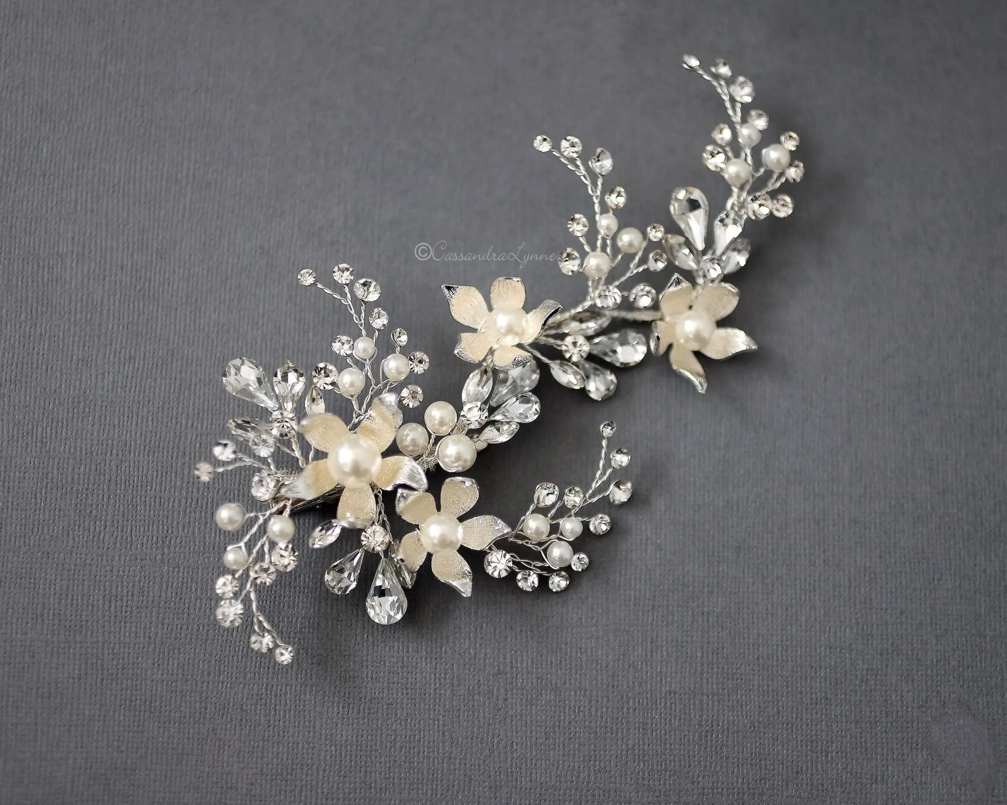 Bridal Hair Clip of Pearl Flowers