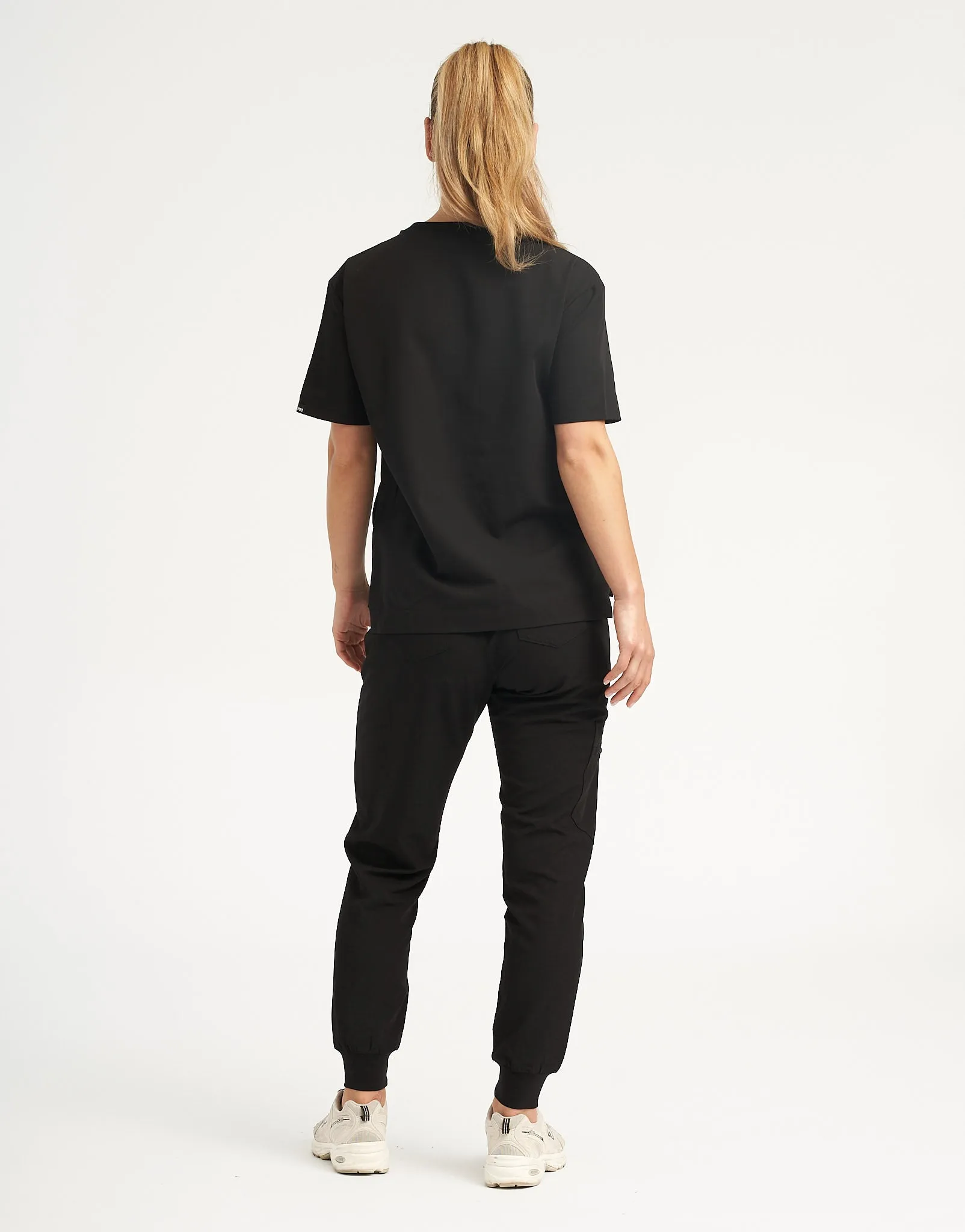 Essential Crewneck Scrub Top - Black